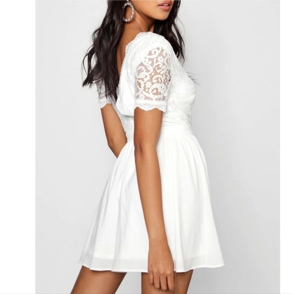 Boohoo White Lace Top Skater Mini Dress Women's Size 10 V-Neck Short Sleeve EUC - Picture 2 of 12